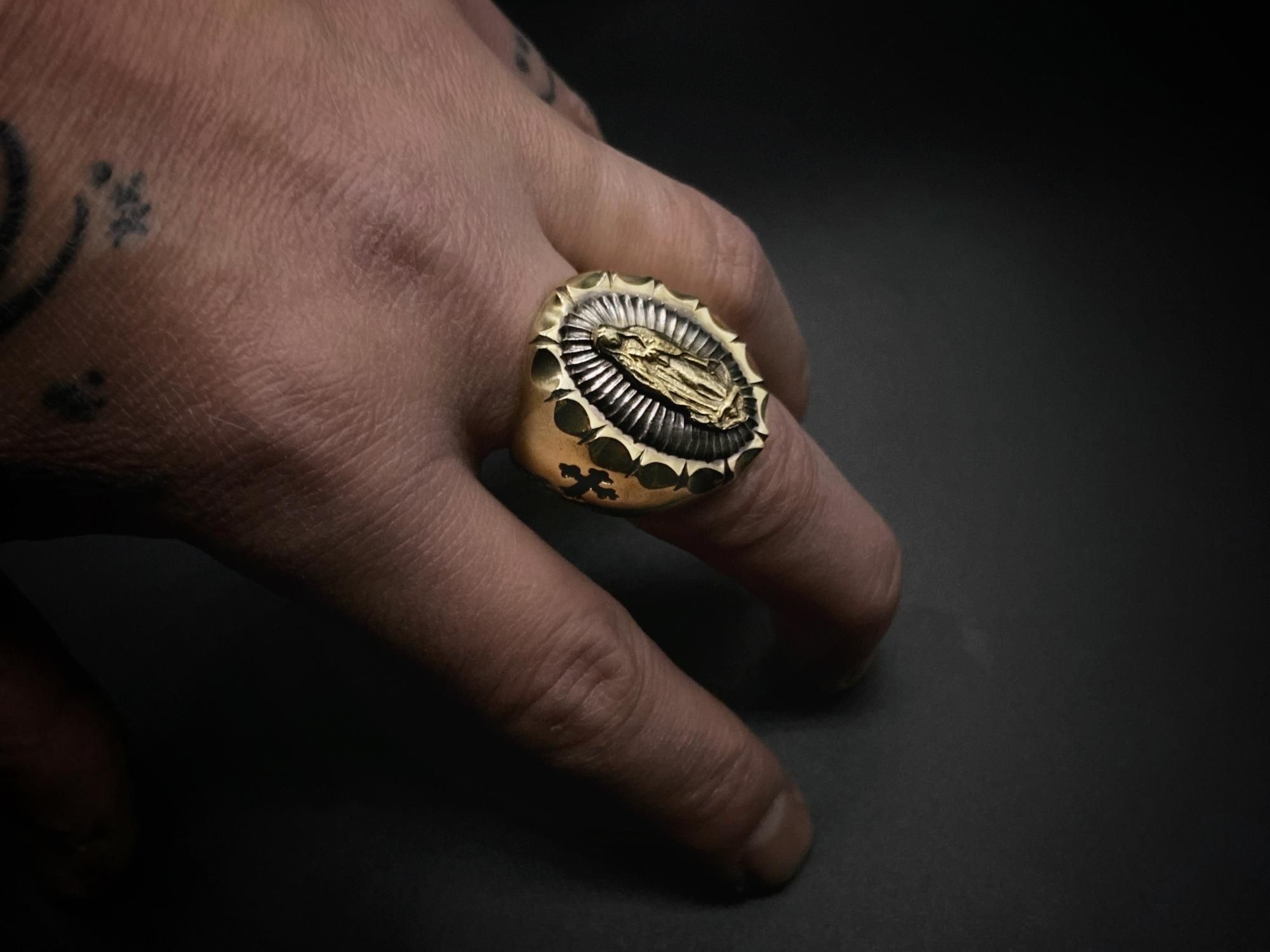 シルバーアクセサリーブランドsilly essence factory(シリー