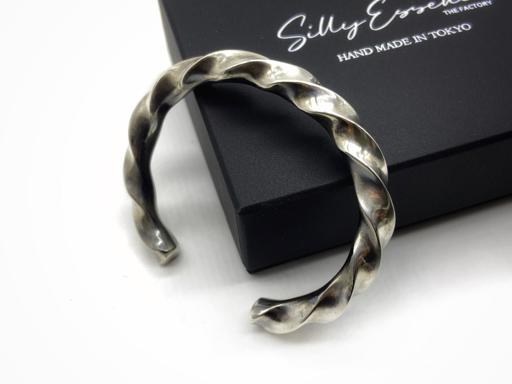 シルバーアクセサリーブランドsilly essence(シリーエッセンス
