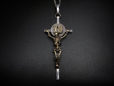 silly essence/re-birth cross pendant/silver/brass