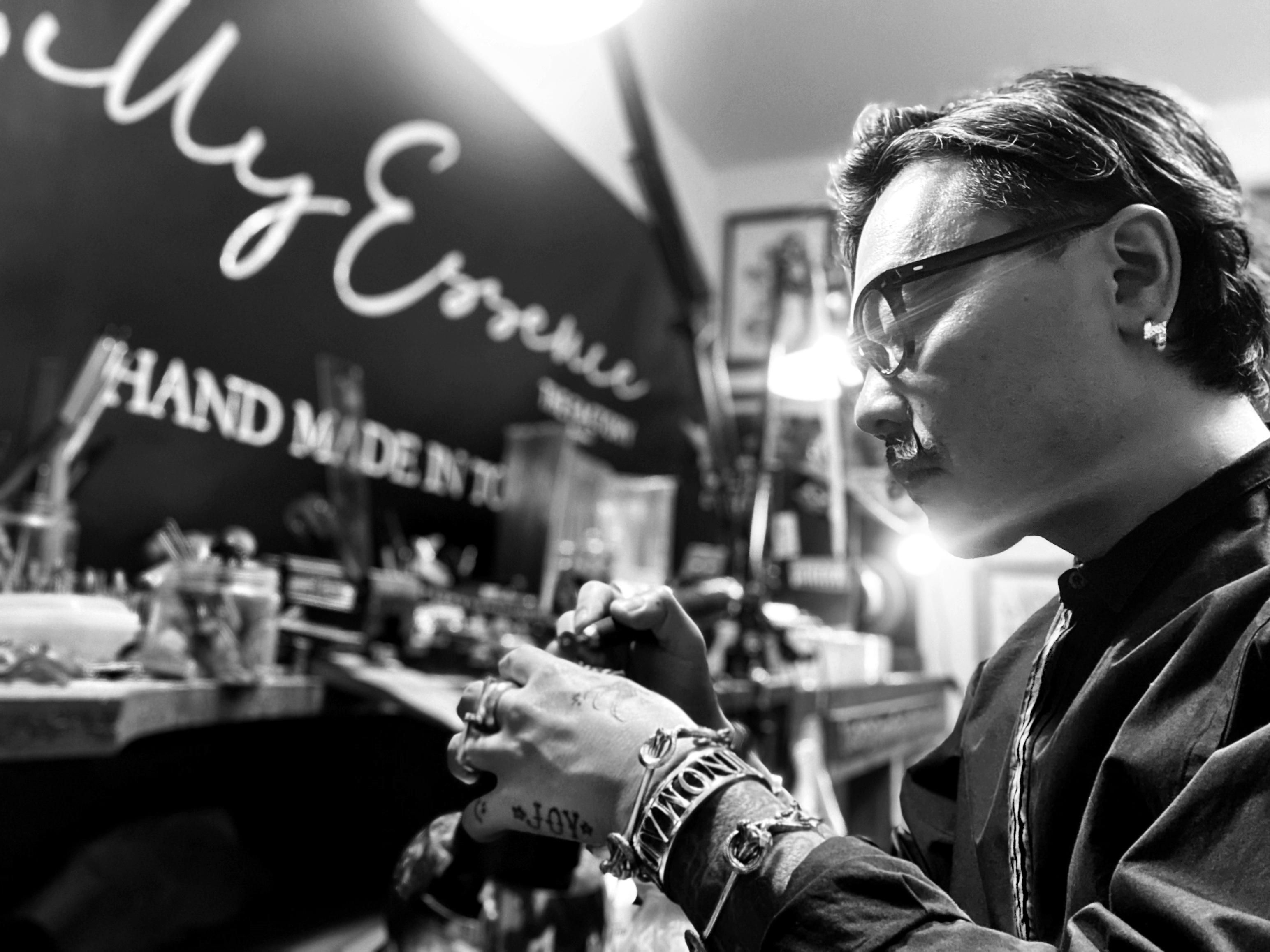 SILLY ESSENCE united jewelry バングル 双頭の鷲 SILLY ESSENCE united jewelry バングル 双頭の鷲