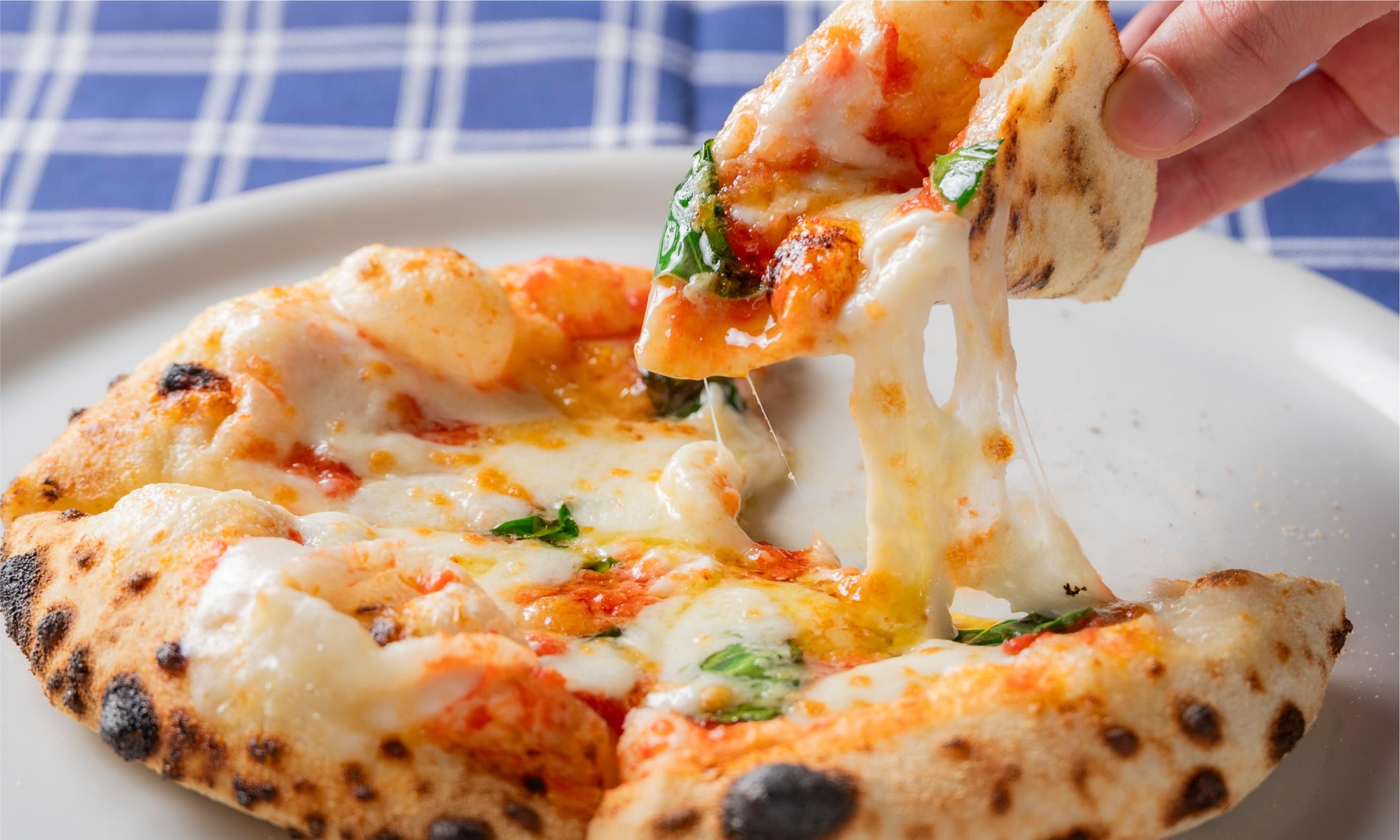 フレッシュモッツァレラをのせたミルキーなMuMu PIZZA マルゲリータ