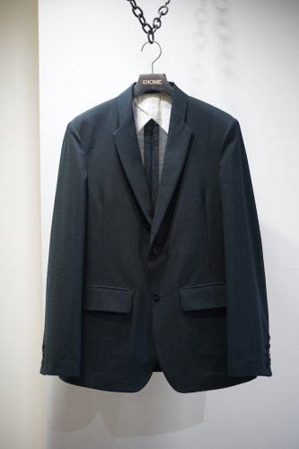 NOTCH LESS COLLAR JACKET<img class='new_mark_img2' src='https://img.shop-pro.jp/img/new/icons14.gif' style='border:none;display:inline;margin:0px;padding:0px;width:auto;' />