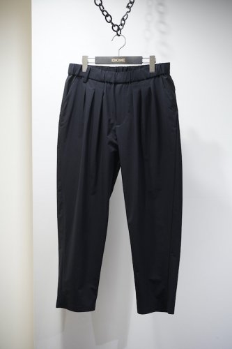 4WAY STRECHED 3TUCKED PANTS<img class='new_mark_img2' src='https://img.shop-pro.jp/img/new/icons14.gif' style='border:none;display:inline;margin:0px;padding:0px;width:auto;' />