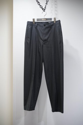 TAPERED PANTS<img class='new_mark_img2' src='https://img.shop-pro.jp/img/new/icons14.gif' style='border:none;display:inline;margin:0px;padding:0px;width:auto;' />