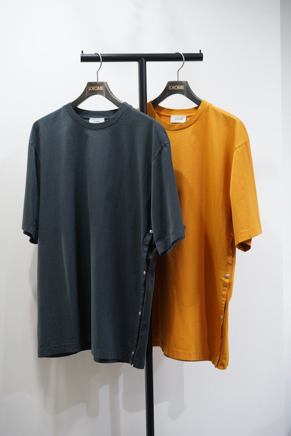 T-SHIRT WITH SIDE SLIT - IDIOME | ONLINE SHOP 熊本のセレクトショップ