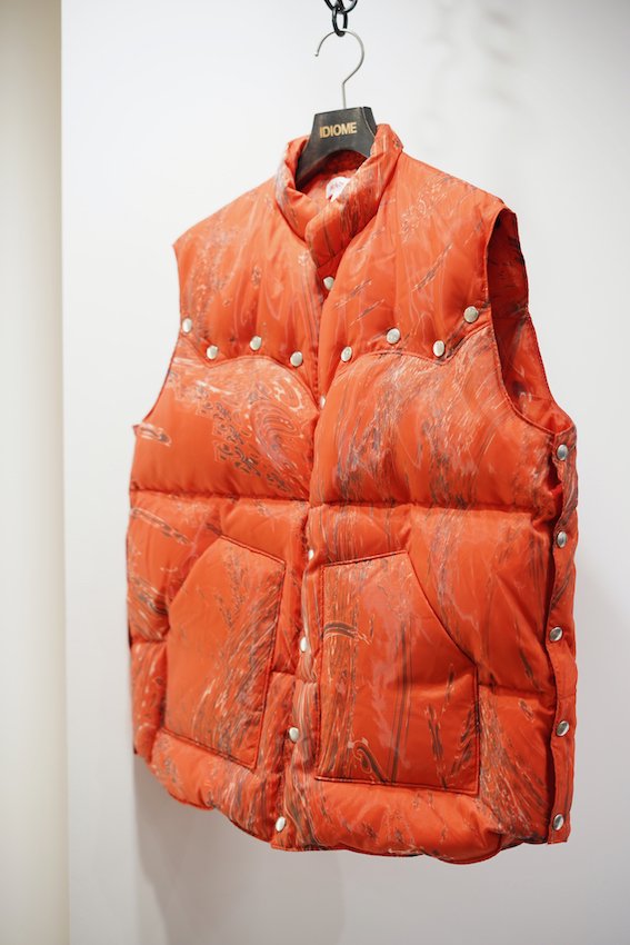 MARBLE BANDANA PUFFER VEST red - IDIOME | ONLINE SHOP 熊本の