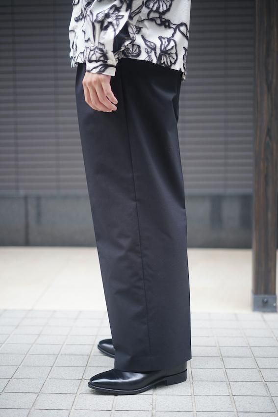 IRENISA 22-23AW TWO TUCKS WIDE PANTS 黒 1-