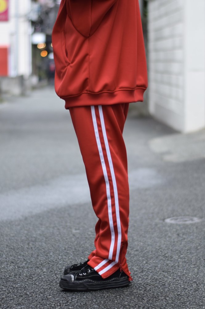 INVISIBLE TRACK PANTS red - IDIOME | ONLINE SHOP 熊本のセレクトショップ