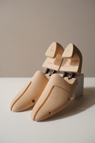 SHOE TREES<img class='new_mark_img2' src='https://img.shop-pro.jp/img/new/icons14.gif' style='border:none;display:inline;margin:0px;padding:0px;width:auto;' />