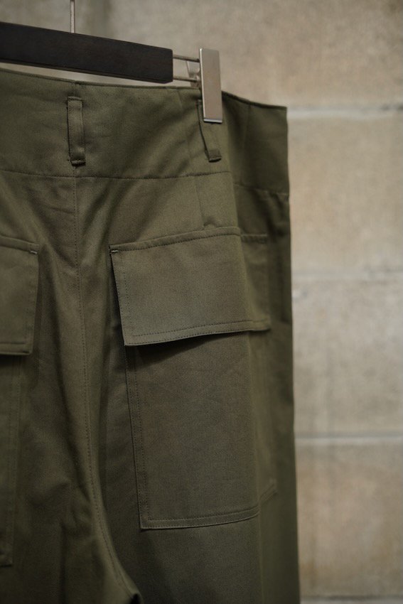 VOLUME PANTS WITH LINEN MIX BELT olive - IDIOME | ONLINE SHOP 熊本