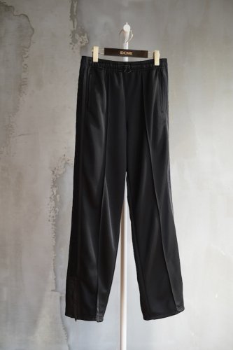 Track pants<img class='new_mark_img2' src='https://img.shop-pro.jp/img/new/icons14.gif' style='border:none;display:inline;margin:0px;padding:0px;width:auto;' />