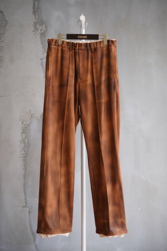 LEATHER LIKE TROUSERS brown<img class='new_mark_img2' src='https://img.shop-pro.jp/img/new/icons14.gif' style='border:none;display:inline;margin:0px;padding:0px;width:auto;' />