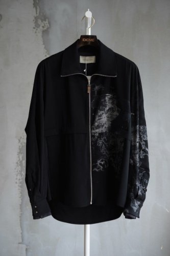 High Necked Zip Shirt<img class='new_mark_img2' src='https://img.shop-pro.jp/img/new/icons14.gif' style='border:none;display:inline;margin:0px;padding:0px;width:auto;' />