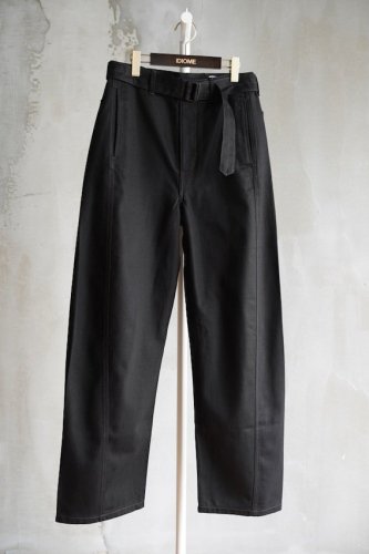 TWISTED BELTED PANTS<img class='new_mark_img2' src='https://img.shop-pro.jp/img/new/icons14.gif' style='border:none;display:inline;margin:0px;padding:0px;width:auto;' />