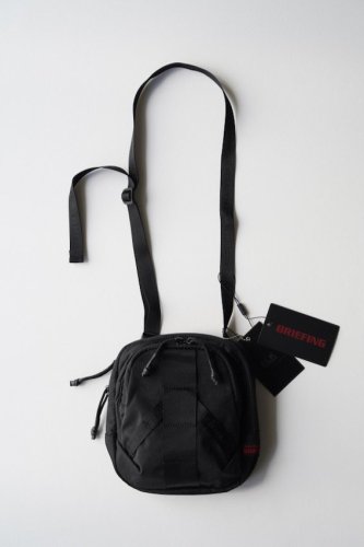 WM BLK x BRIEFING SHOULDER BAG<img class='new_mark_img2' src='https://img.shop-pro.jp/img/new/icons14.gif' style='border:none;display:inline;margin:0px;padding:0px;width:auto;' />