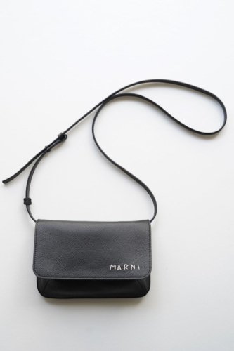 LEATHER POCHETTE BAG <img class='new_mark_img2' src='https://img.shop-pro.jp/img/new/icons14.gif' style='border:none;display:inline;margin:0px;padding:0px;width:auto;' />