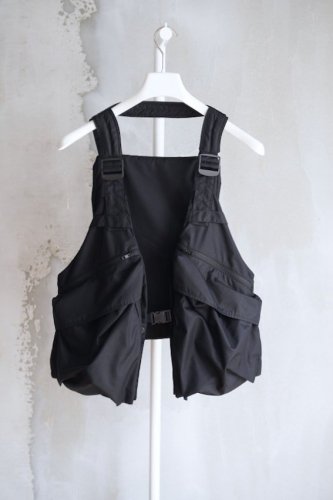 MULTIPOCKET GILET<img class='new_mark_img2' src='https://img.shop-pro.jp/img/new/icons14.gif' style='border:none;display:inline;margin:0px;padding:0px;width:auto;' />