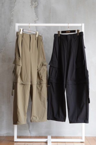 DETACHABLE WIDE CARGO PANTS<img class='new_mark_img2' src='https://img.shop-pro.jp/img/new/icons14.gif' style='border:none;display:inline;margin:0px;padding:0px;width:auto;' />