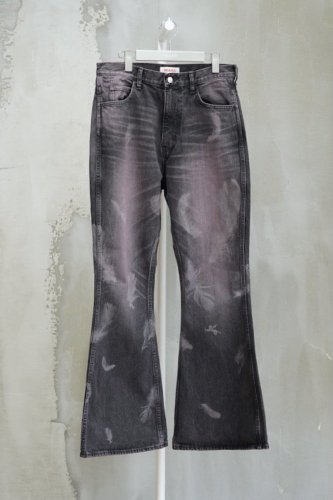 MASU BOYS FEATHER BELL-BOTTOM JEANS
<img class='new_mark_img2' src='https://img.shop-pro.jp/img/new/icons14.gif' style='border:none;display:inline;margin:0px;padding:0px;width:auto;' />