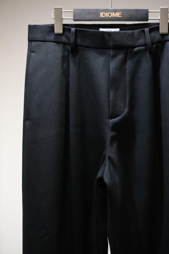 BACK SATIN TAPERED PANTS - IDIOME | ONLINE SHOP 熊本の