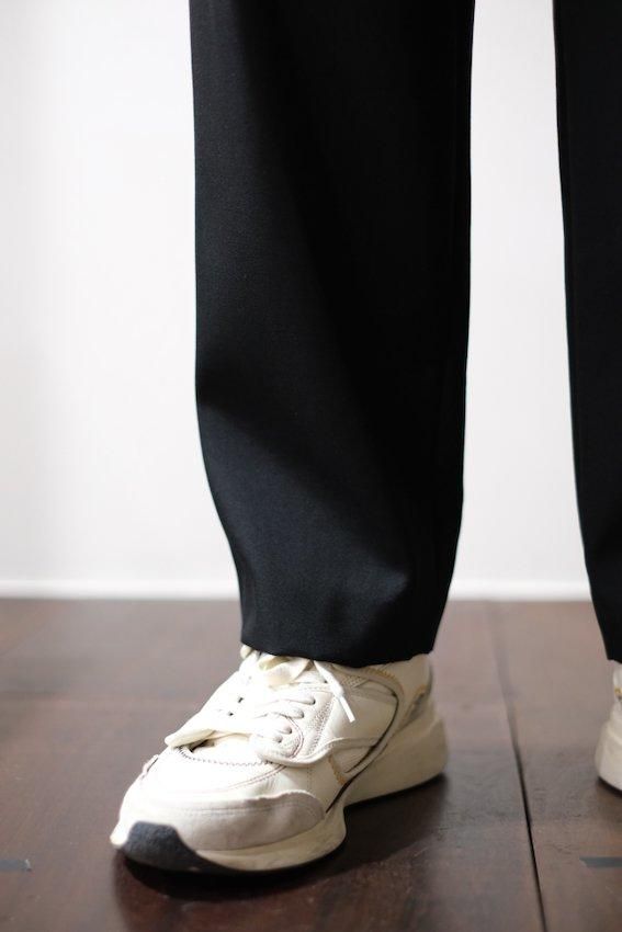 BACK SATIN TAPERED PANTS - IDIOME | ONLINE SHOP 熊本の