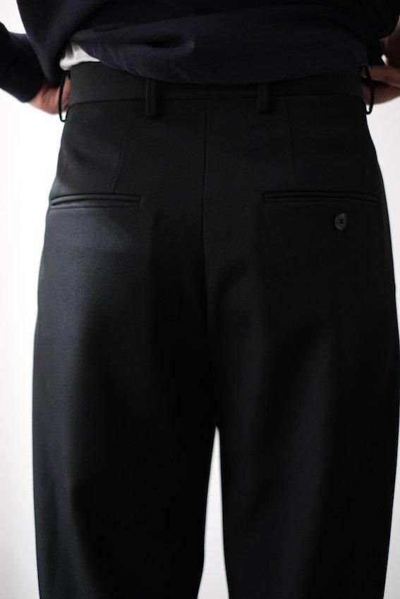 BACK SATIN TAPERED PANTS - IDIOME | ONLINE SHOP 熊本の