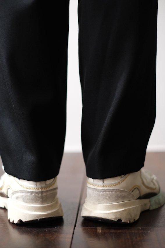 BACK SATIN TAPERED PANTS - IDIOME | ONLINE SHOP 熊本の BACK SATIN TAPERED PANTS - IDIOME | ONLINE SHOP 熊本の