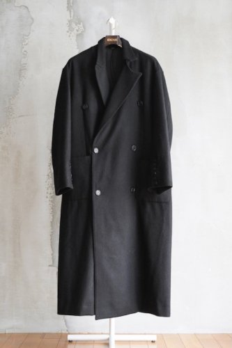 BAT COLLAR OVER COAT (BLACK)<img class='new_mark_img2' src='https://img.shop-pro.jp/img/new/icons14.gif' style='border:none;display:inline;margin:0px;padding:0px;width:auto;' />