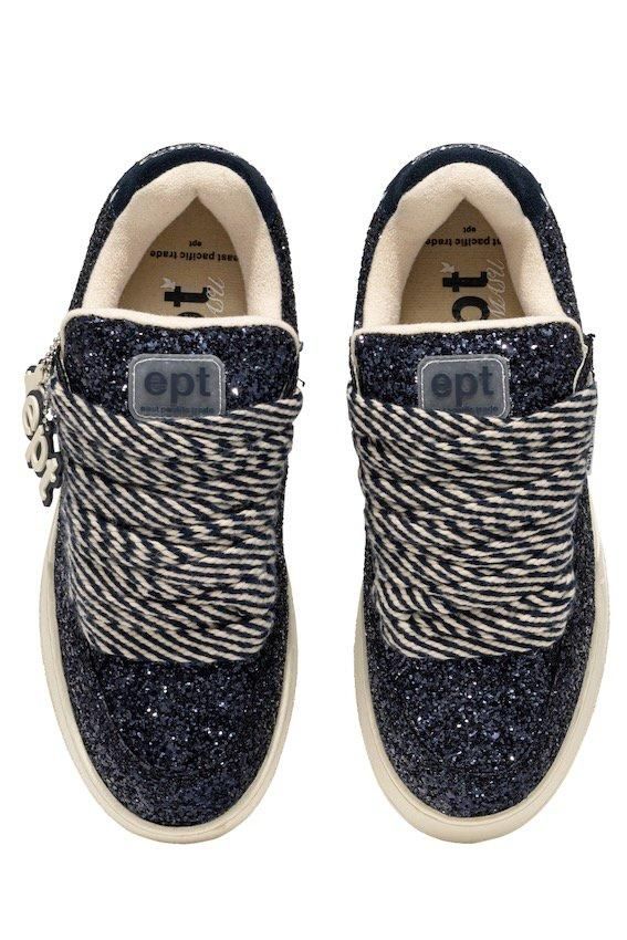 MASU ept スニーカー