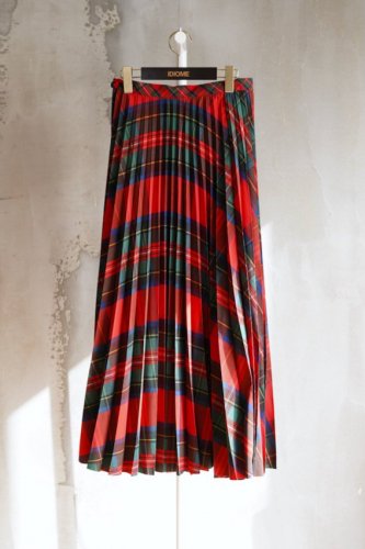 PLEATED WRAP SKIRT RED<img class='new_mark_img2' src='https://img.shop-pro.jp/img/new/icons14.gif' style='border:none;display:inline;margin:0px;padding:0px;width:auto;' />