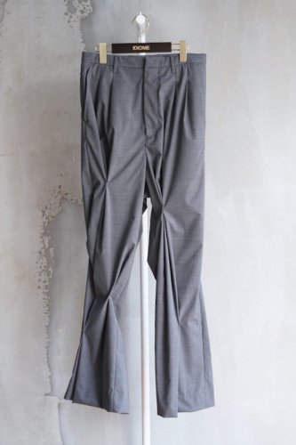 WARP TROUSERS<img class='new_mark_img2' src='https://img.shop-pro.jp/img/new/icons14.gif' style='border:none;display:inline;margin:0px;padding:0px;width:auto;' />