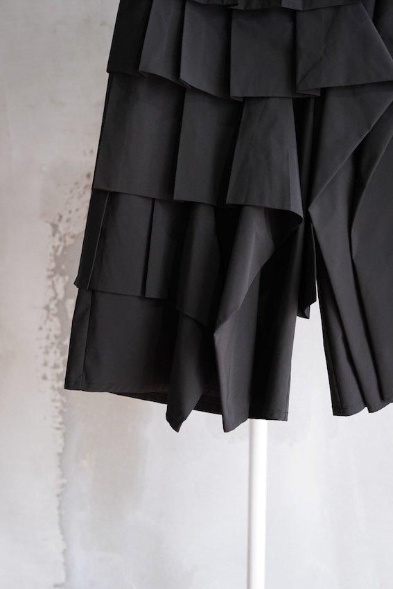TAAKK(ターク) FRILL SHORTS | Taking a lesson from the past