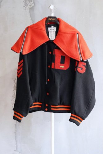 PETAL MOUTH HOOD VARSITY JACKET<img class='new_mark_img2' src='https://img.shop-pro.jp/img/new/icons14.gif' style='border:none;display:inline;margin:0px;padding:0px;width:auto;' />