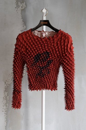 SPIKY SWEAT SHIRT<img class='new_mark_img2' src='https://img.shop-pro.jp/img/new/icons14.gif' style='border:none;display:inline;margin:0px;padding:0px;width:auto;' />