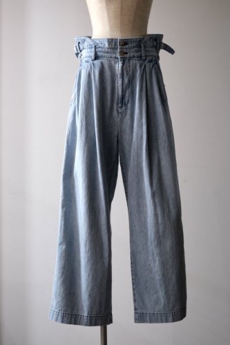 HIGH WAIST DENIM<img class='new_mark_img2' src='https://img.shop-pro.jp/img/new/icons14.gif' style='border:none;display:inline;margin:0px;padding:0px;width:auto;' />