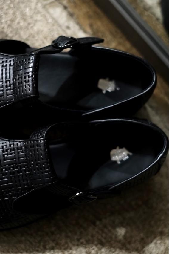 EMBOSSED CZECH GURKHA SANDAL - IDIOME | ONLINE SHOP 熊本の