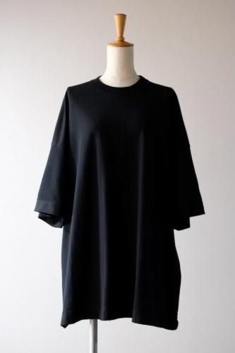 MASSIVE TEE<img class='new_mark_img2' src='https://img.shop-pro.jp/img/new/icons14.gif' style='border:none;display:inline;margin:0px;padding:0px;width:auto;' />