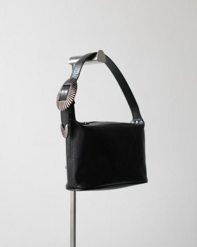Leather mini bag<img class='new_mark_img2' src='https://img.shop-pro.jp/img/new/icons14.gif' style='border:none;display:inline;margin:0px;padding:0px;width:auto;' />