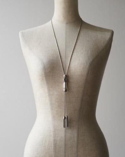Metal loop tie small<img class='new_mark_img2' src='https://img.shop-pro.jp/img/new/icons14.gif' style='border:none;display:inline;margin:0px;padding:0px;width:auto;' />