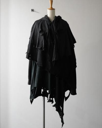 PHANTOM FRAYED HOODIE<img class='new_mark_img2' src='https://img.shop-pro.jp/img/new/icons14.gif' style='border:none;display:inline;margin:0px;padding:0px;width:auto;' />