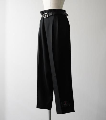 COMMON SIZE CUTTING TAILORED TROUSERS<img class='new_mark_img2' src='https://img.shop-pro.jp/img/new/icons14.gif' style='border:none;display:inline;margin:0px;padding:0px;width:auto;' />