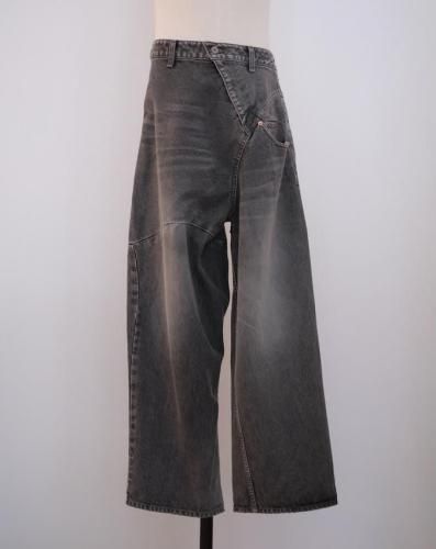 DISTORTED CUTTING DENIM PANTS bk
<img class='new_mark_img2' src='https://img.shop-pro.jp/img/new/icons14.gif' style='border:none;display:inline;margin:0px;padding:0px;width:auto;' />