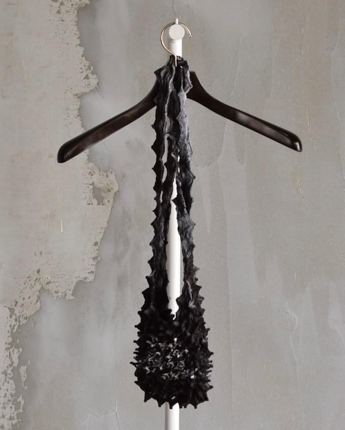 SPIKY NEWTON BAG (BLACK) - IDIOME | ONLINE SHOP 熊本の
