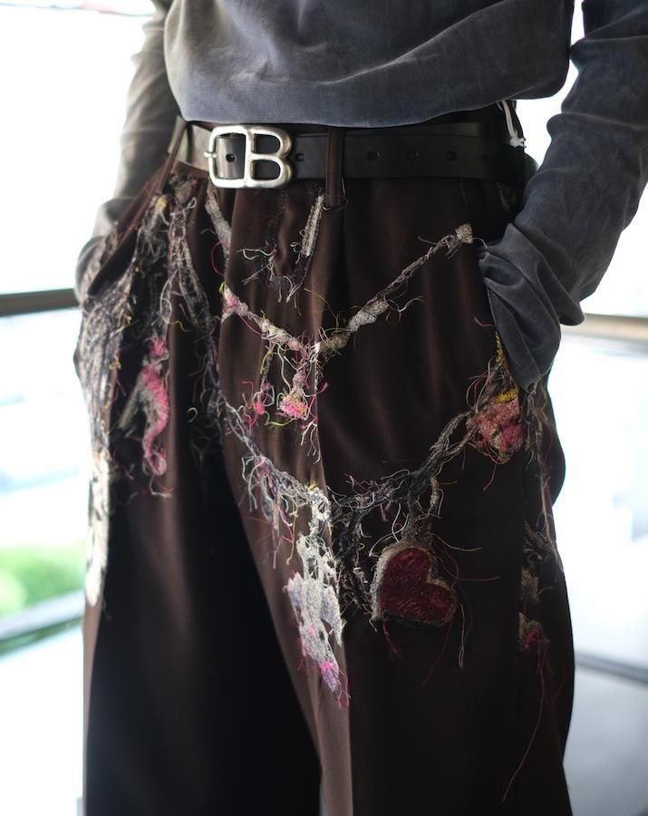 パンツ EMBROIDERED CHAIN TAILORED TROUSERS EMBROIDERED CHAIN TAILORED TROUSERS charcoal - IDIOME