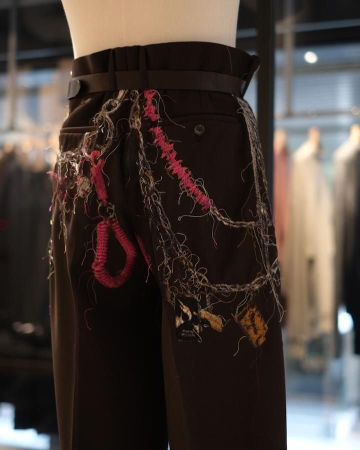 パンツ EMBROIDERED CHAIN TAILORED TROUSERS doublet/ダブレット