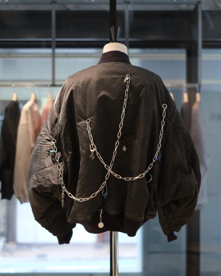 ジャケット・アウター KEY CHAIN DECORATED BOMBER JACKET / GRY KEY