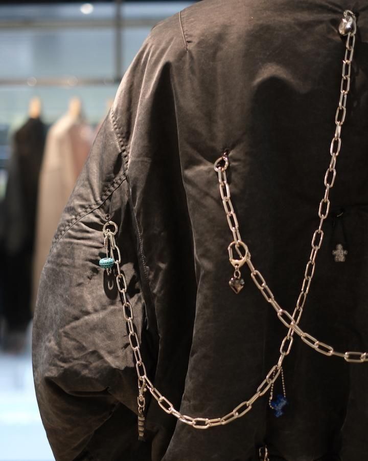 ジャケット・アウター KEY CHAIN DECORATED BOMBER JACKET / GRY KEY CHAIN DECORATED BOMBER JACKET - IDIOME | ONLINE SHOP