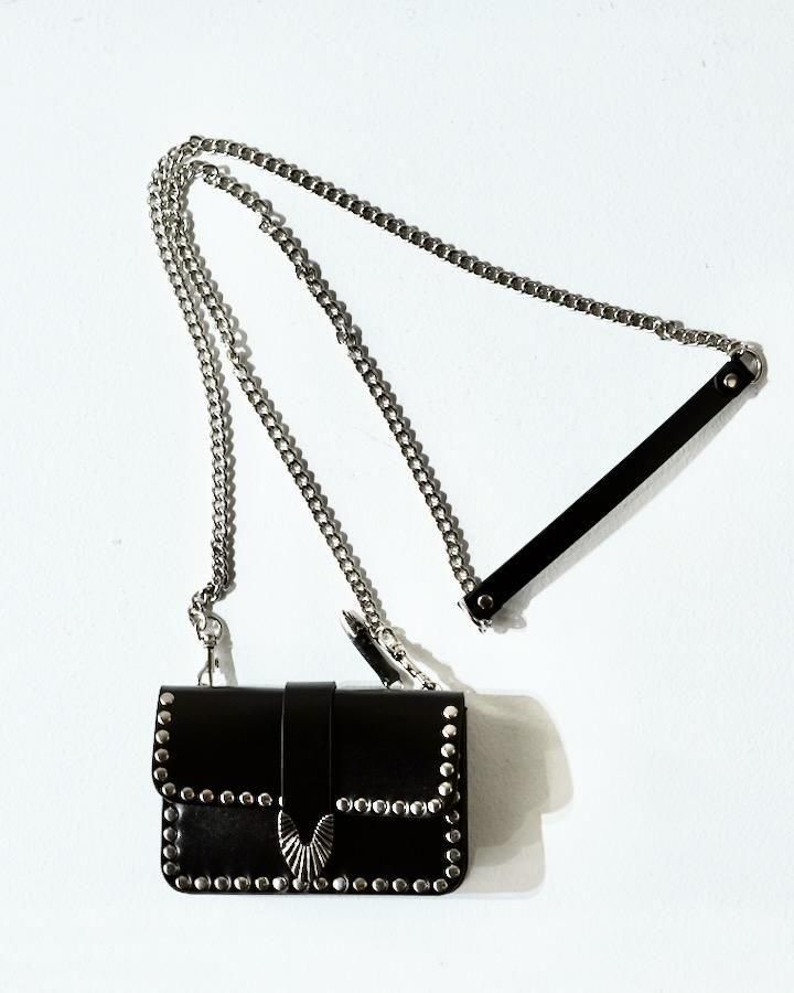 Chain leather wallet studs<img class='new_mark_img2' src='https://img.shop-pro.jp/img/new/icons14.gif' style='border:none;display:inline;margin:0px;padding:0px;width:auto;' />