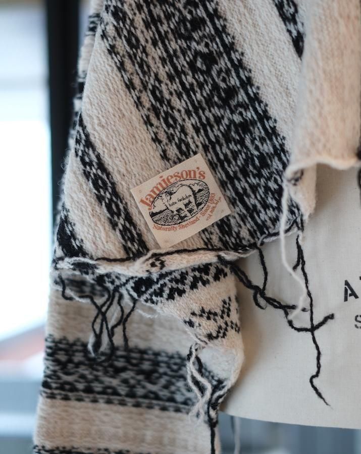 ホブゴブリン!美品!!【Jamieson's!!】100%PNWOOL M ホブゴブリン!美品!!【Jamieson's!!】100%PNWOOL M Jamieson's