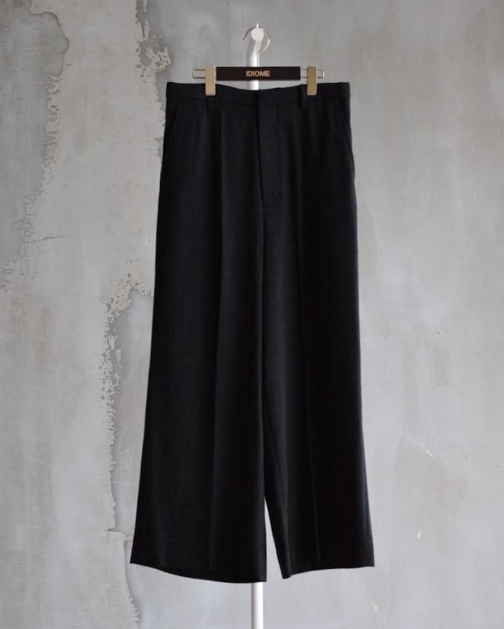 INITIAL WIDE TROUSERS gray<img class='new_mark_img2' src='https://img.shop-pro.jp/img/new/icons14.gif' style='border:none;display:inline;margin:0px;padding:0px;width:auto;' />